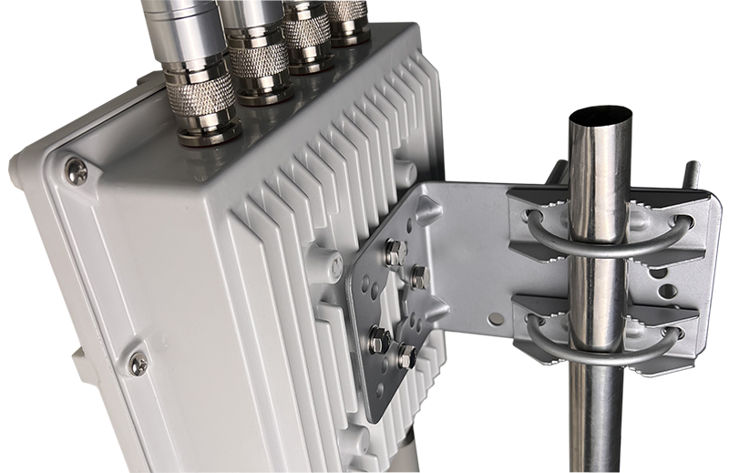 Wlink's WL-ODU350 Outdoor Router pole mount kit